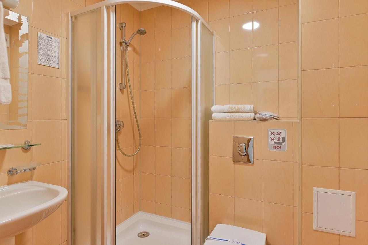 Makis Hotel Spa Poddubtsy ภายนอก รูปภาพ