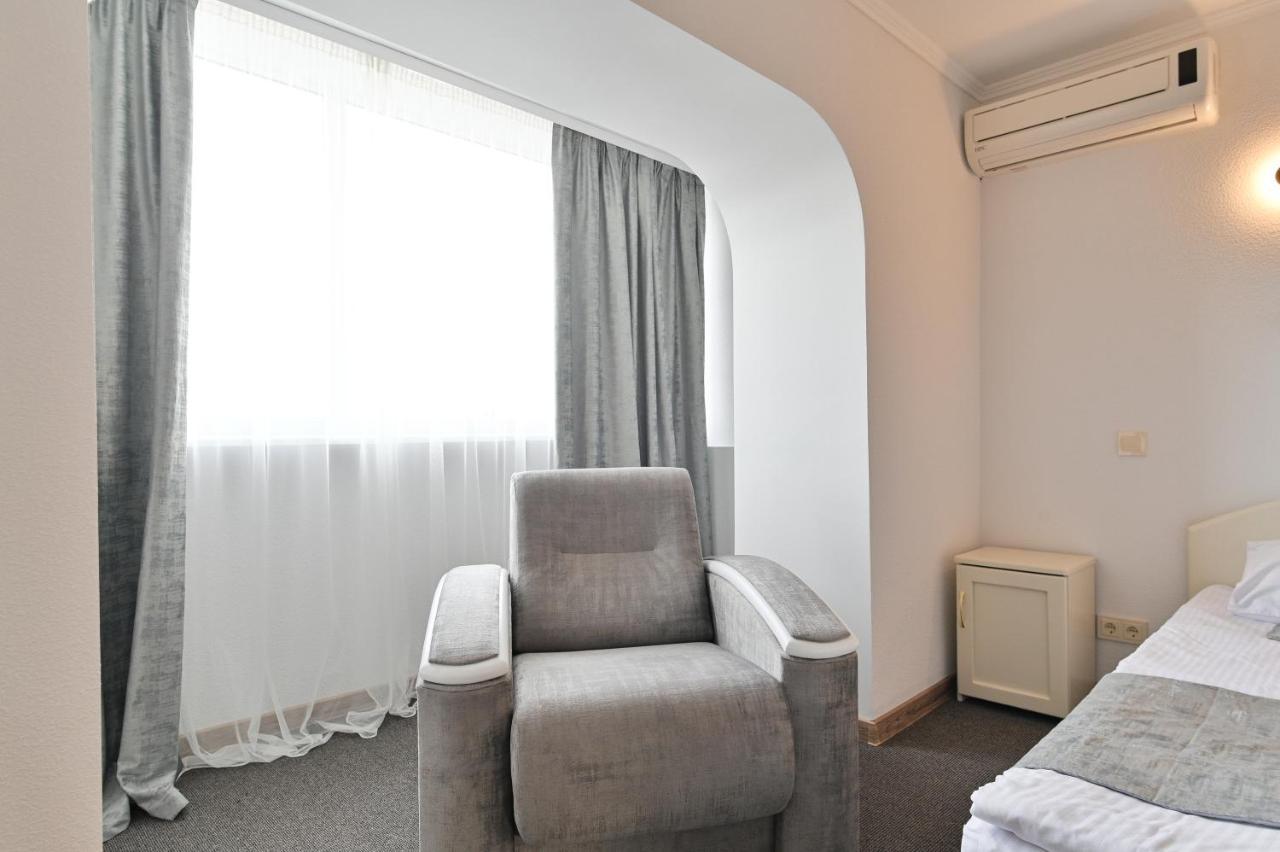 Makis Hotel Spa Poddubtsy ภายนอก รูปภาพ