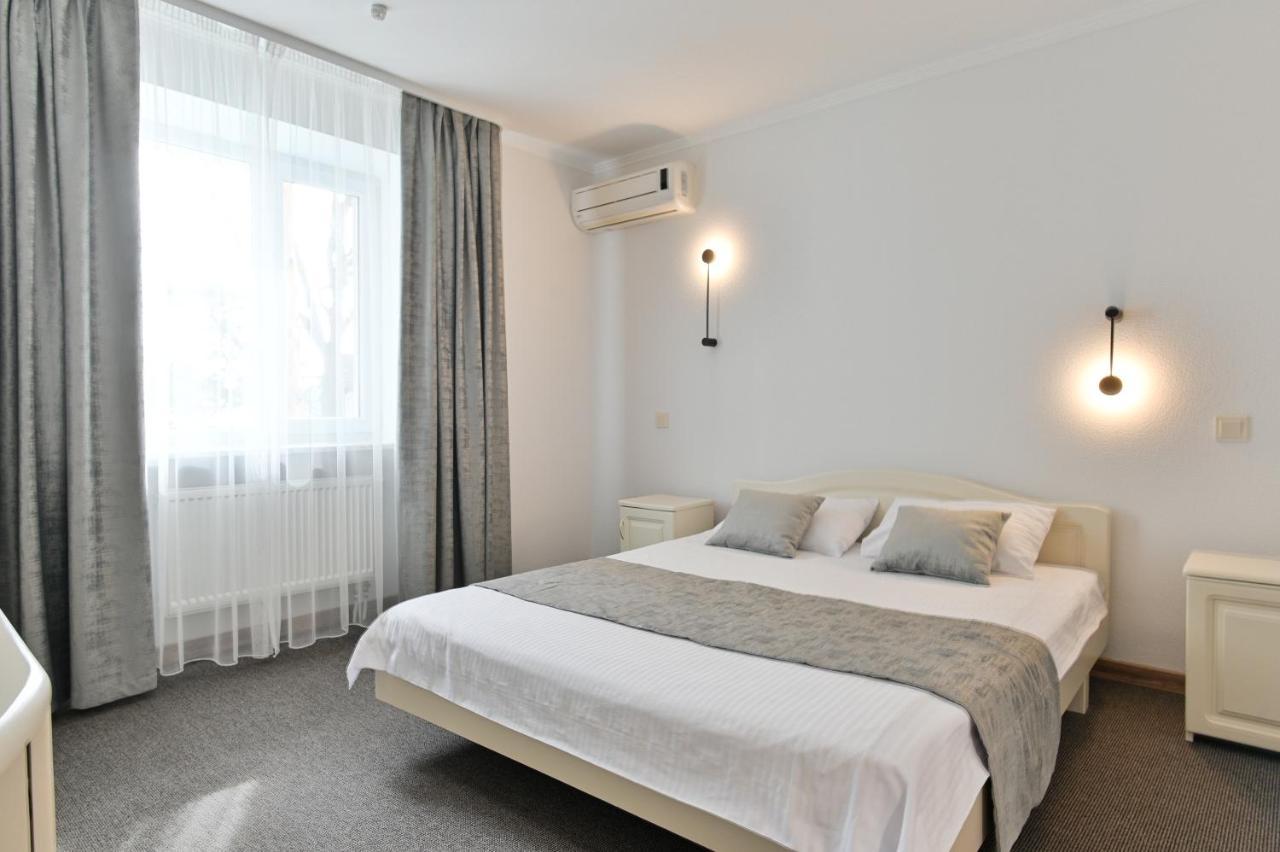 Makis Hotel Spa Poddubtsy ภายนอก รูปภาพ