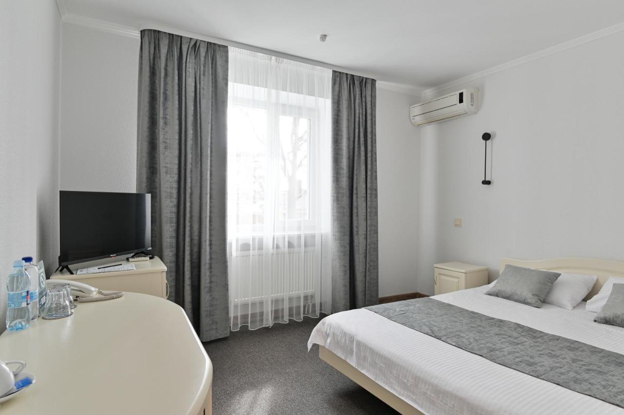Makis Hotel Spa Poddubtsy ภายนอก รูปภาพ