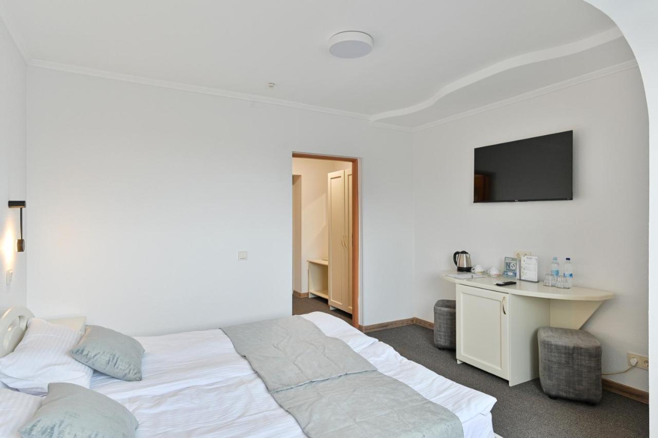 Makis Hotel Spa Poddubtsy ภายนอก รูปภาพ