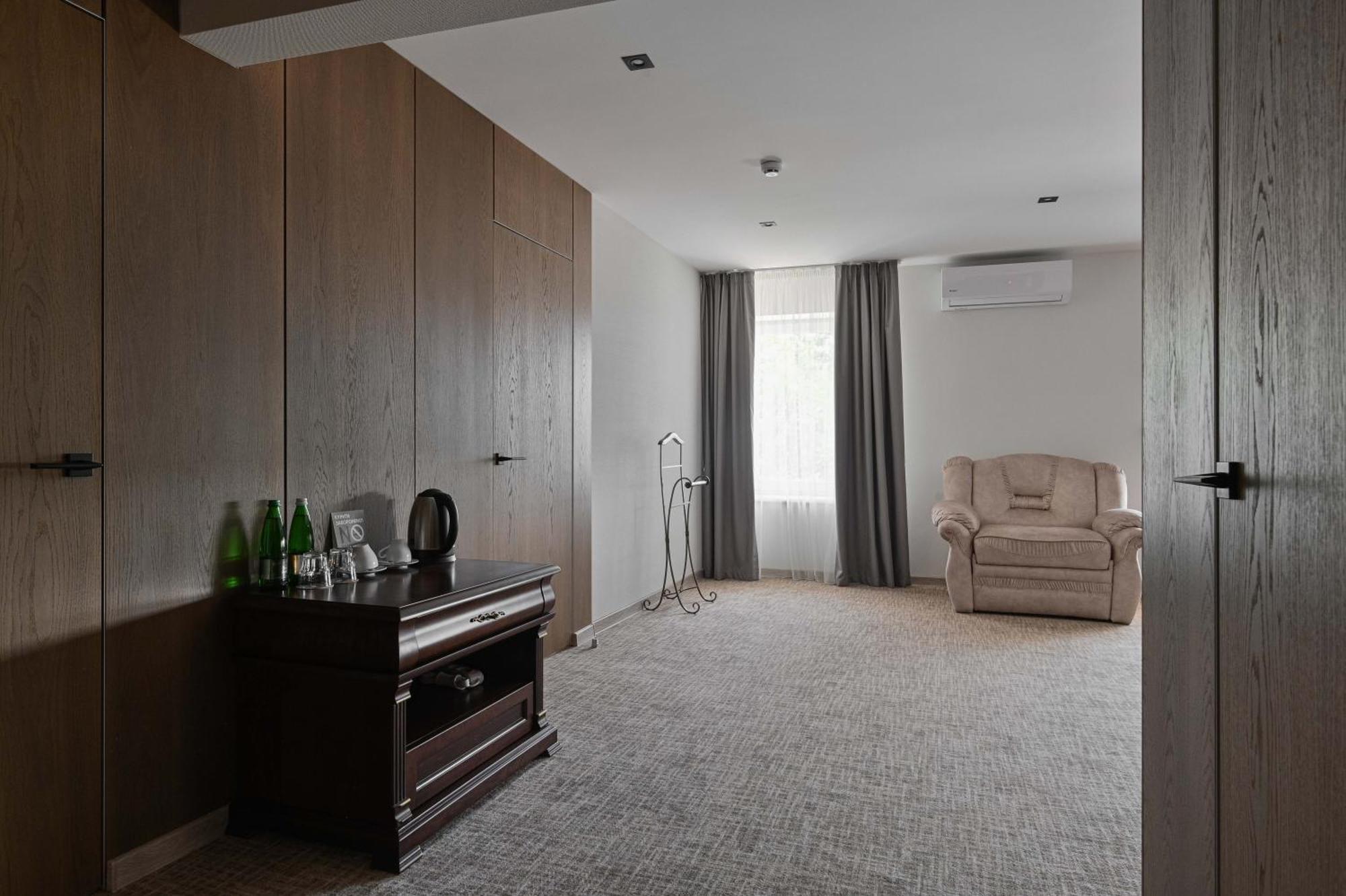 Makis Hotel Spa Poddubtsy ภายนอก รูปภาพ