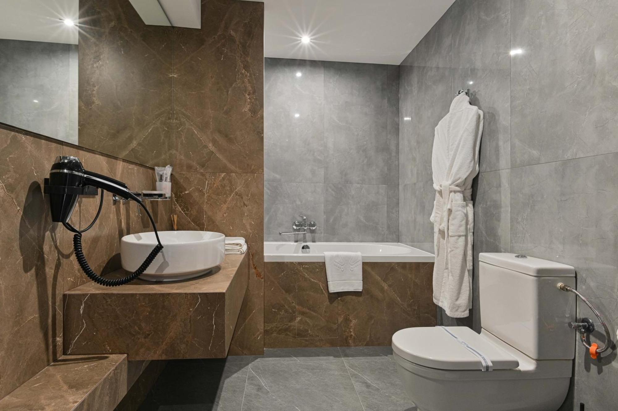 Makis Hotel Spa Poddubtsy ภายนอก รูปภาพ